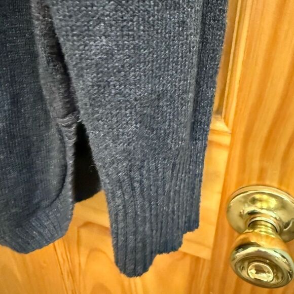 Old Navy size L pretty, cozy charcoal sweater - Picture 3 of 8